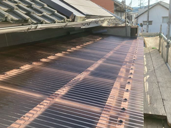 波板屋根の工事